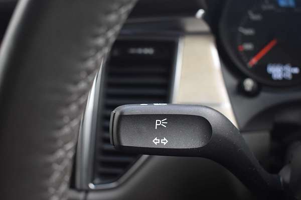 2015 Porsche Macan Turbo 95B
