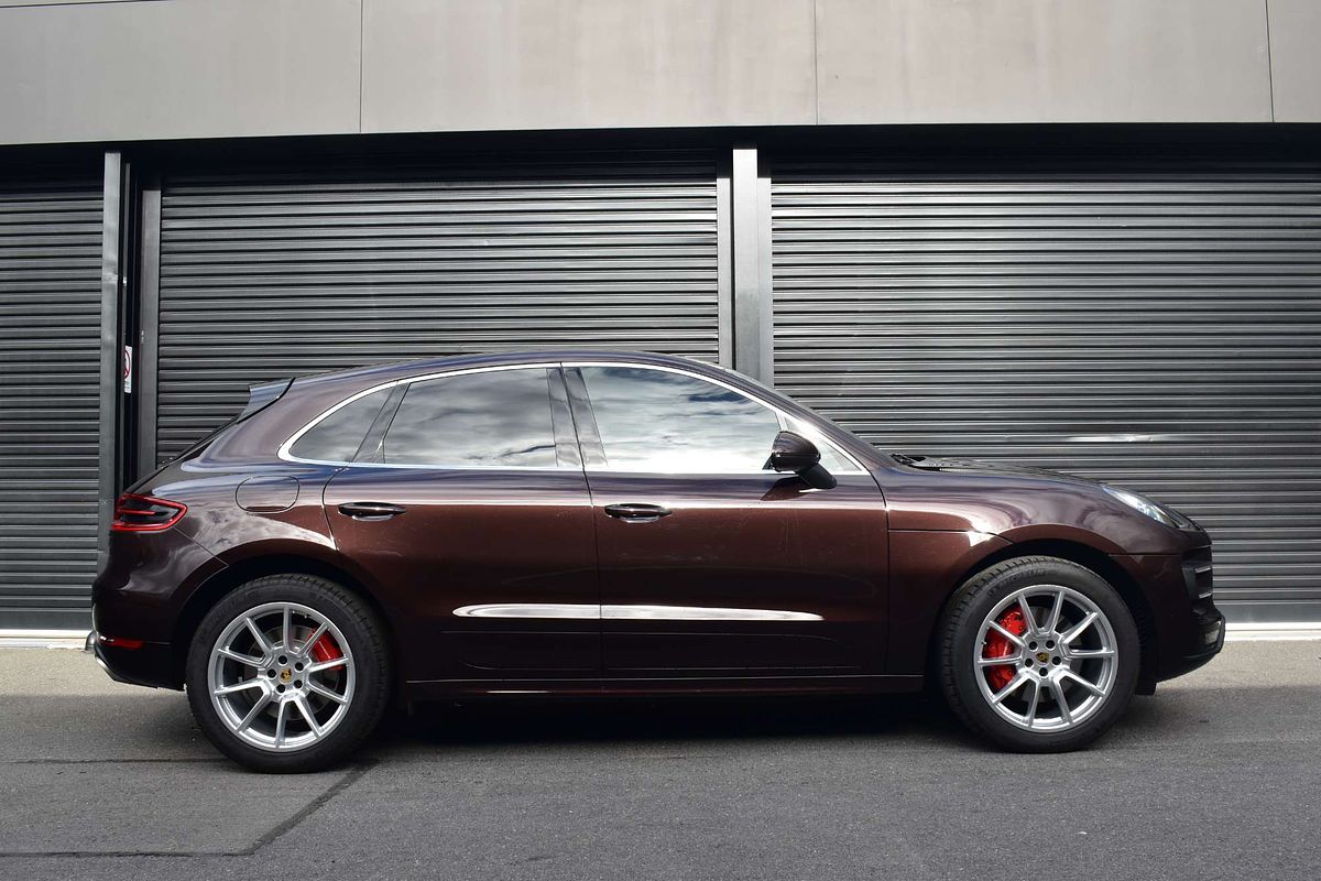 2015 Porsche Macan Turbo 95B