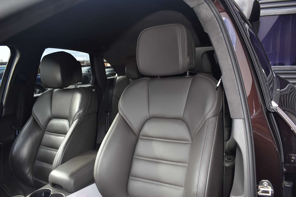 2015 Porsche Macan Turbo 95B