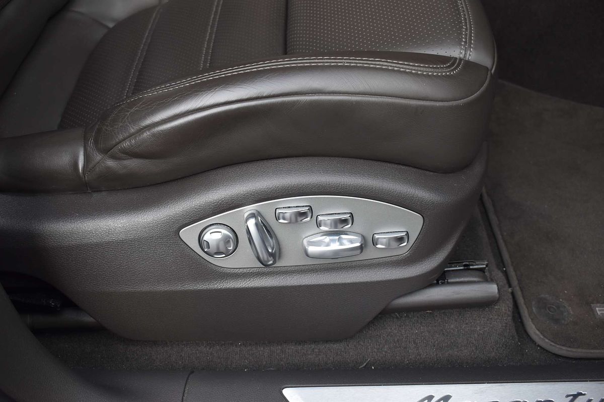 2015 Porsche Macan Turbo 95B