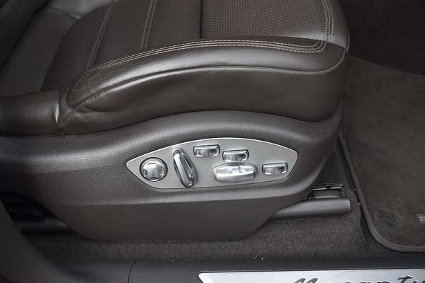 2015 Porsche Macan Turbo 95B