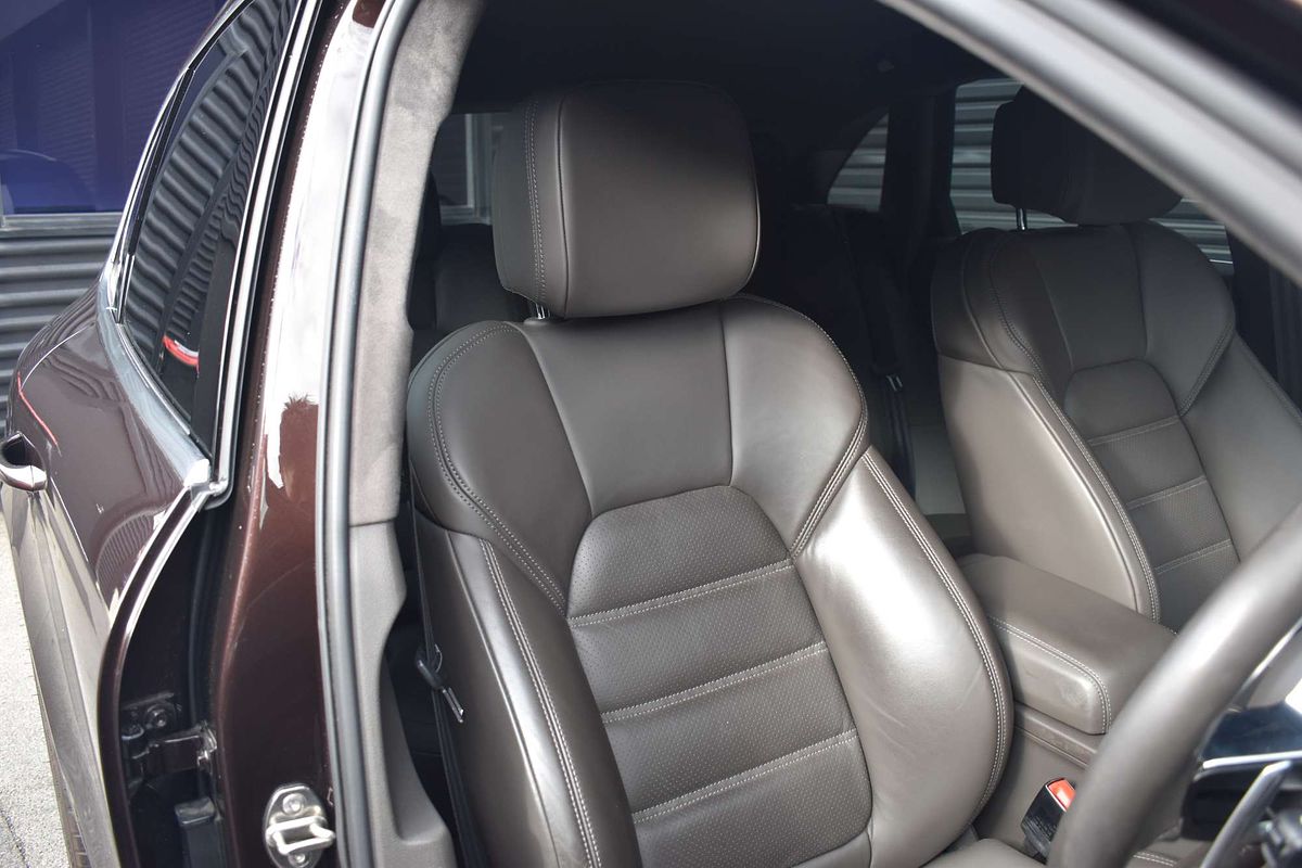 2015 Porsche Macan Turbo 95B