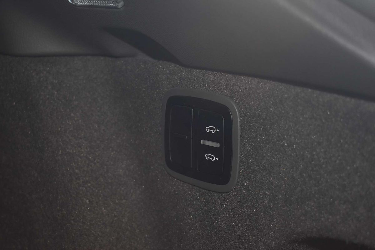 2015 Porsche Macan Turbo 95B