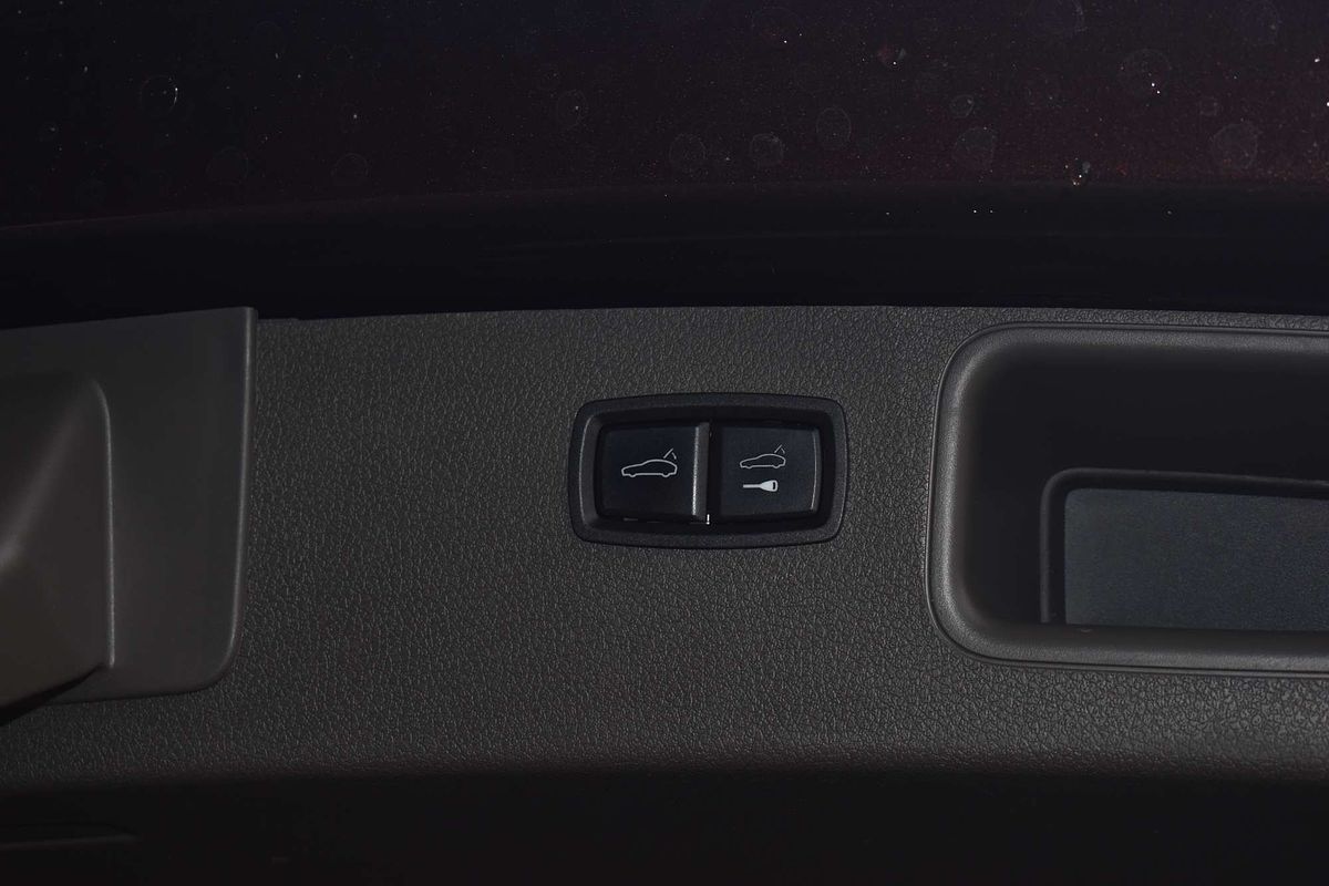 2015 Porsche Macan Turbo 95B