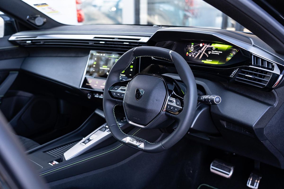 2025 Peugeot 308 GT Hybrid P51