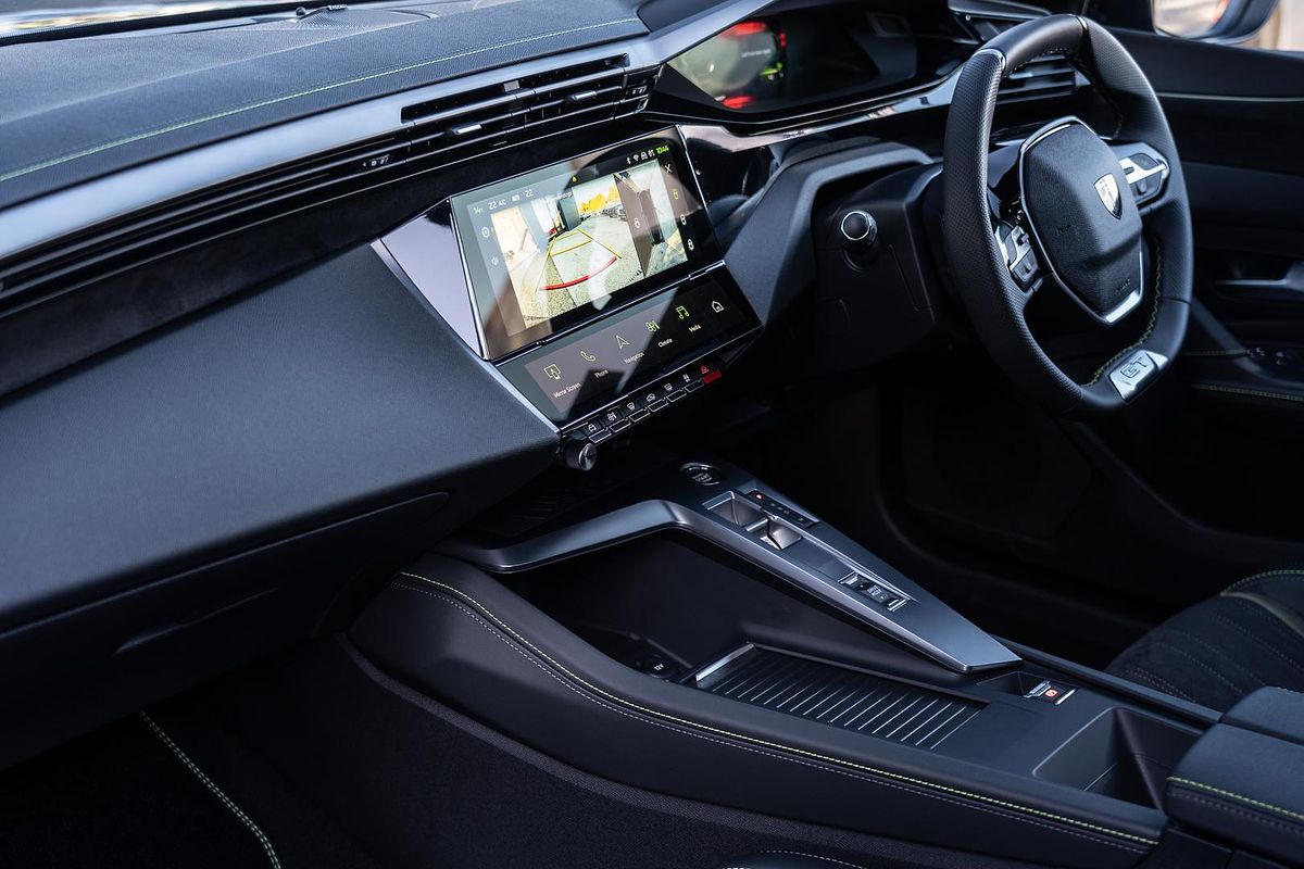 2025 Peugeot 308 GT Hybrid P51