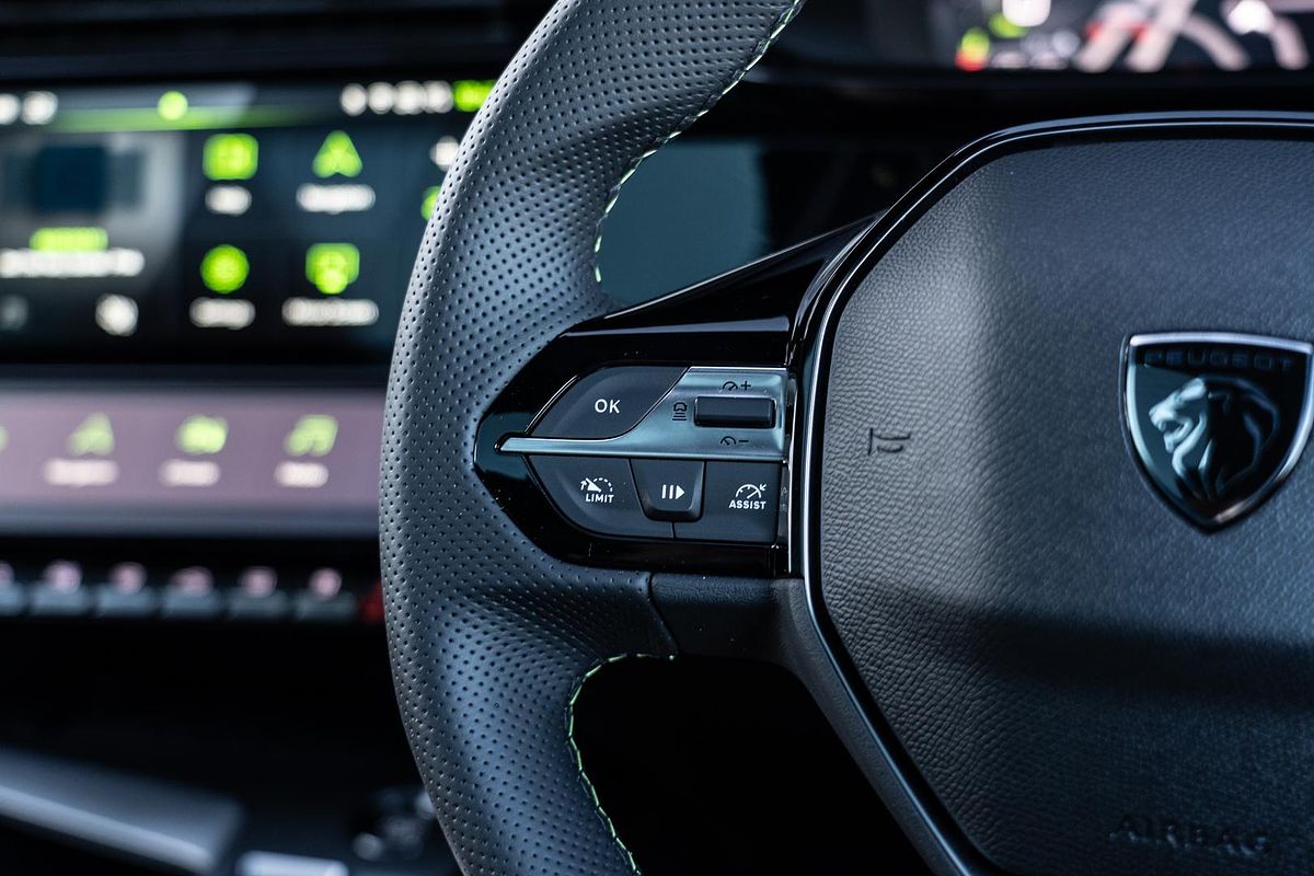 2025 Peugeot 308 GT Hybrid P51