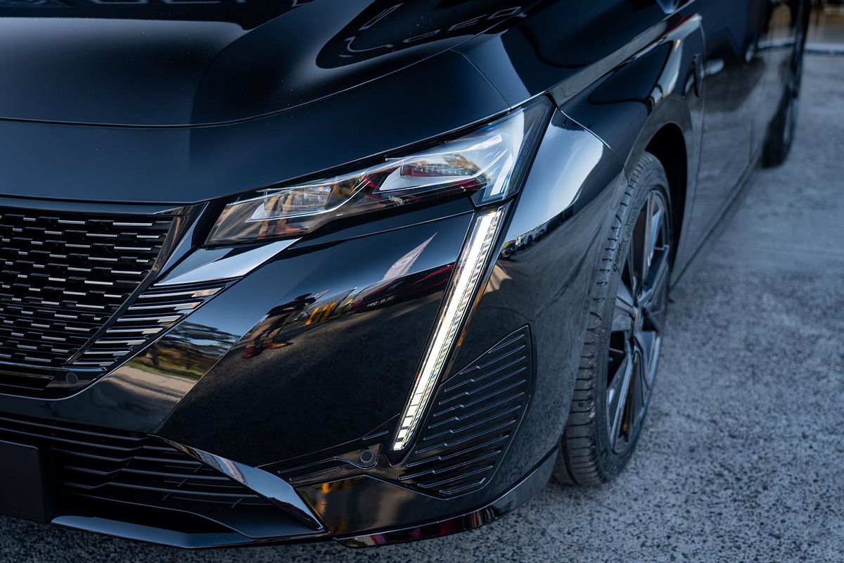 2025 Peugeot 308 GT Hybrid P51