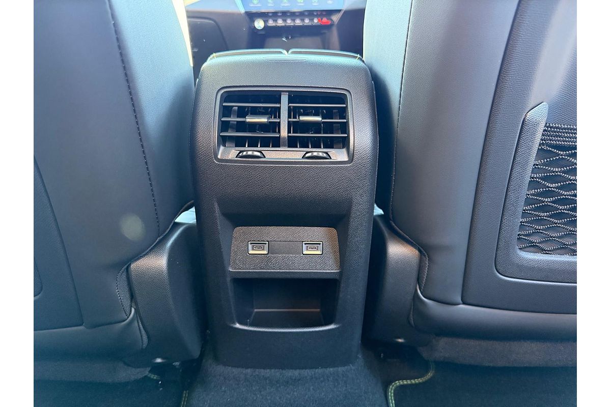 2025 Peugeot 408 GT Premium Hybrid P54
