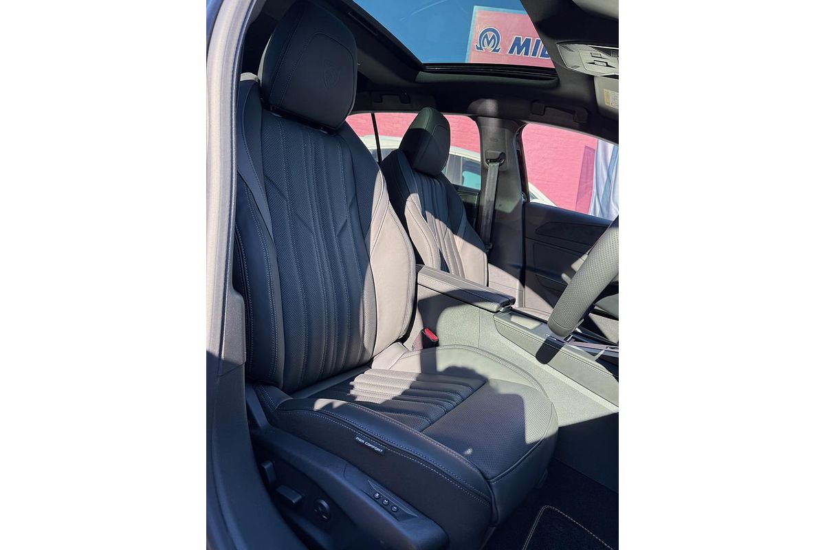 2025 Peugeot 408 GT Premium Hybrid P54