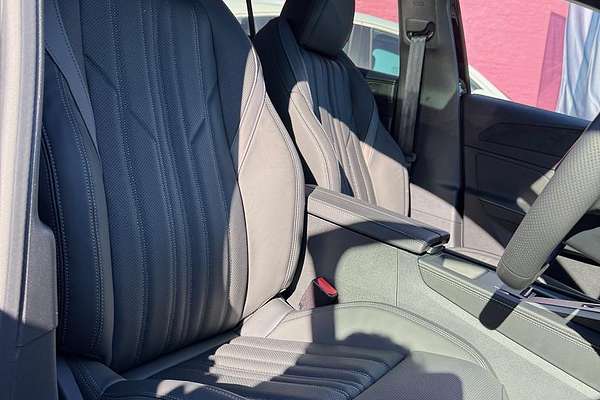 2025 Peugeot 408 GT Premium Hybrid P54