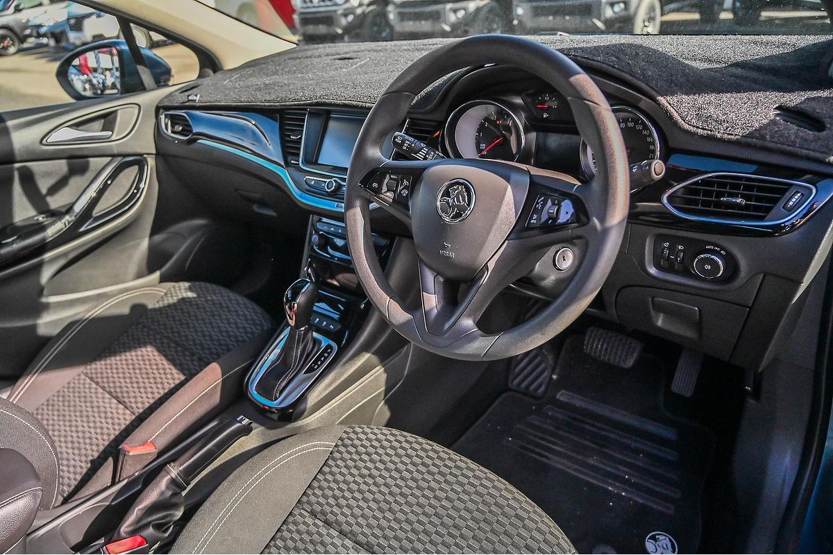 2017 Holden Astra R BK