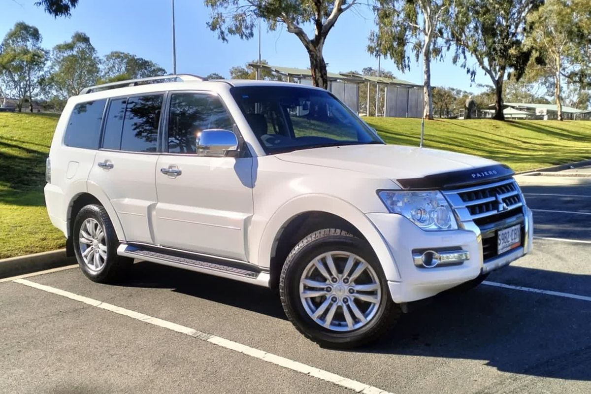 2019 Mitsubishi Pajero GLS NX