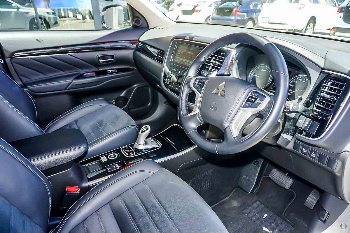2017 Mitsubishi Outlander PHEV LS ZK