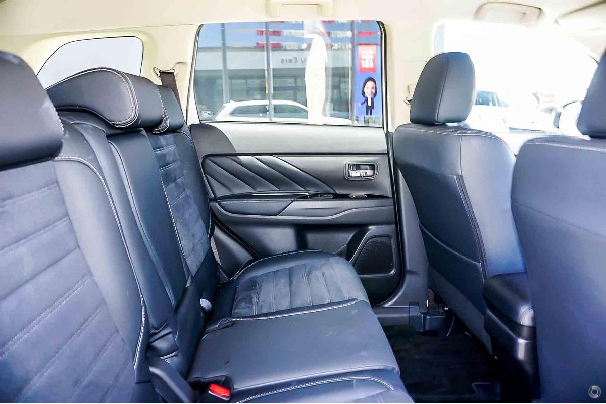 2017 Mitsubishi Outlander PHEV LS ZK