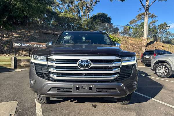 2022 Toyota Landcruiser Sahara FJA300R