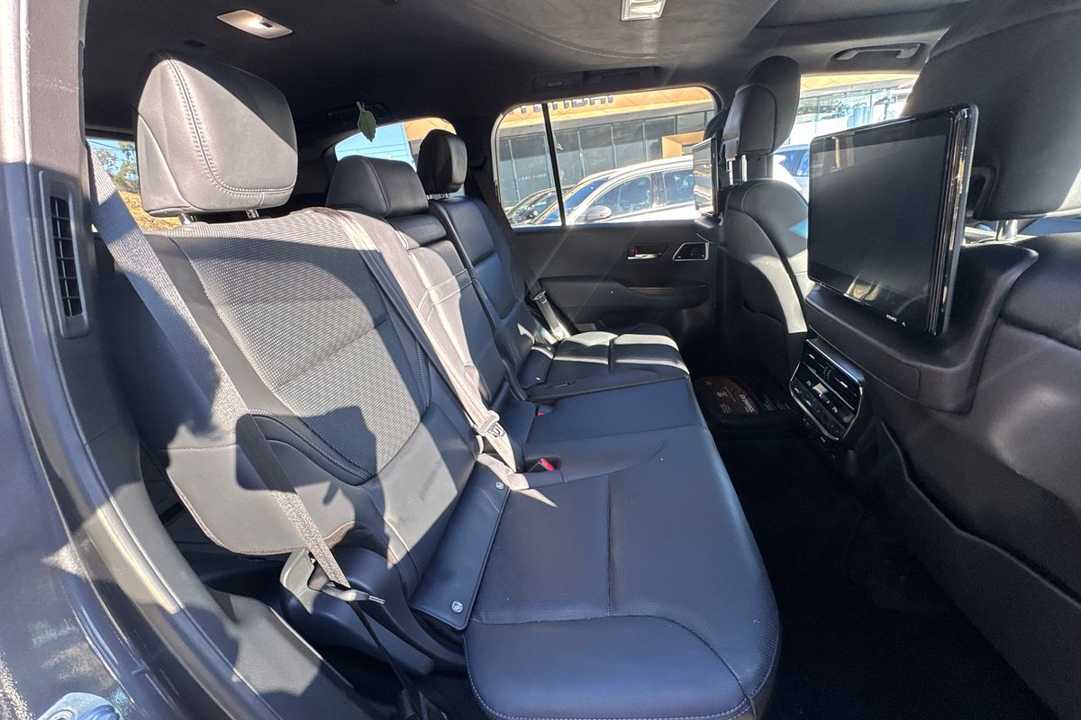 2022 Toyota Landcruiser Sahara FJA300R