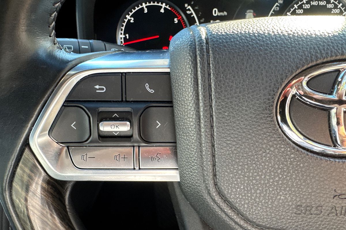 2022 Toyota Landcruiser Sahara FJA300R