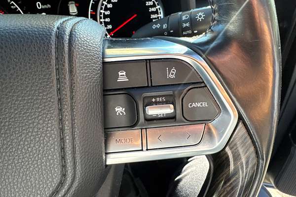 2022 Toyota Landcruiser Sahara FJA300R