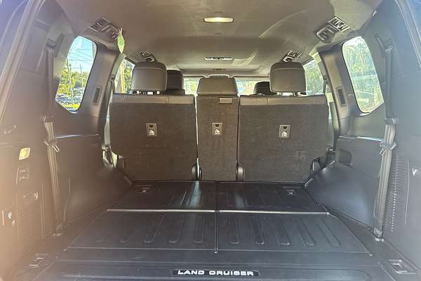 2022 Toyota Landcruiser Sahara FJA300R