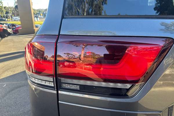 2022 Toyota Landcruiser Sahara FJA300R