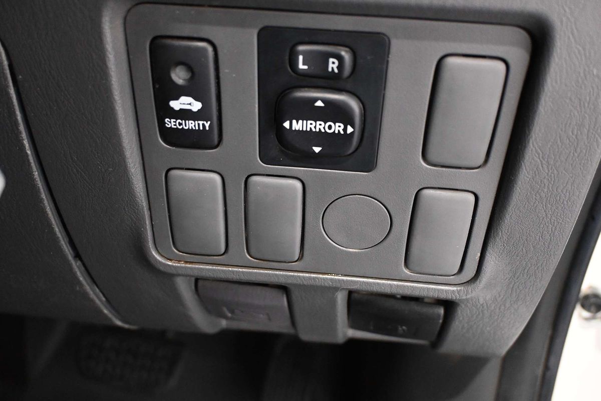 2013 Toyota Hilux SR KUN26R 4X4