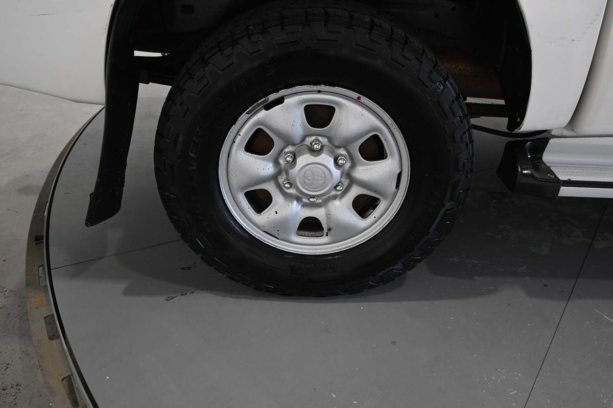 2013 Toyota Hilux SR KUN26R 4X4