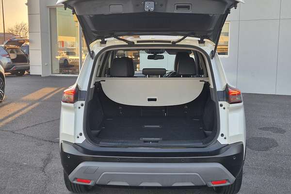 2023 Nissan X-TRAIL ST-L T33