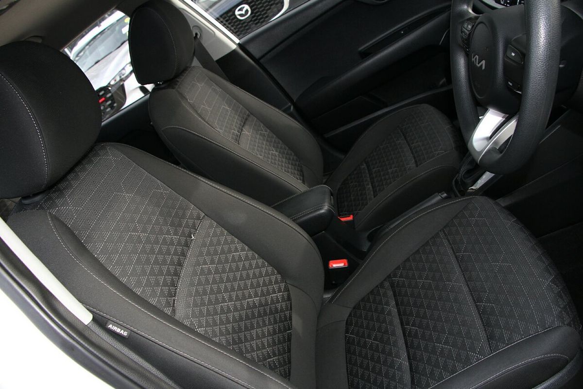 2023 Kia Rio S YB