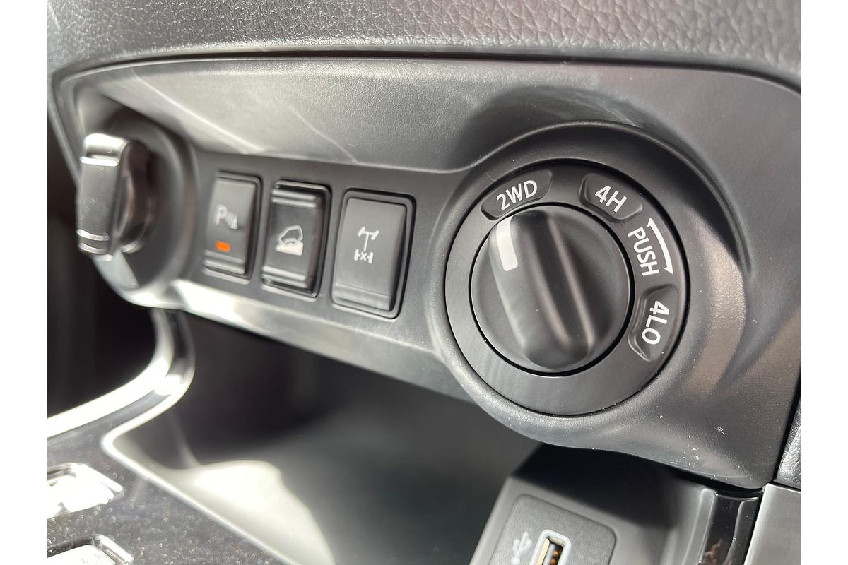2025 Nissan Navara ST-X D23 4X4