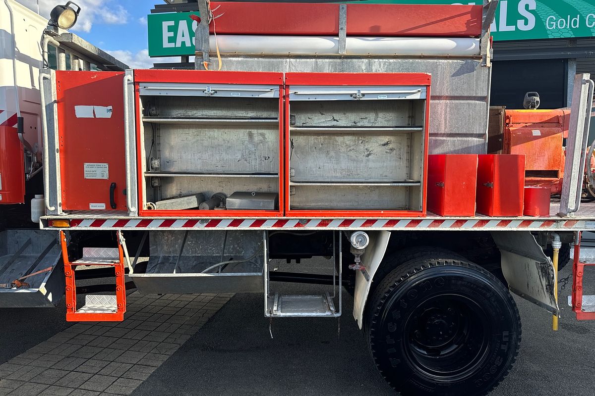 1995 Isuzu FTS DUAL CAB 700