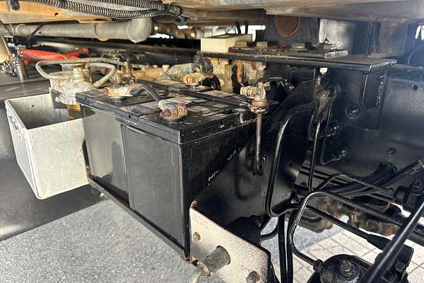 1995 Isuzu FTS DUAL CAB 700