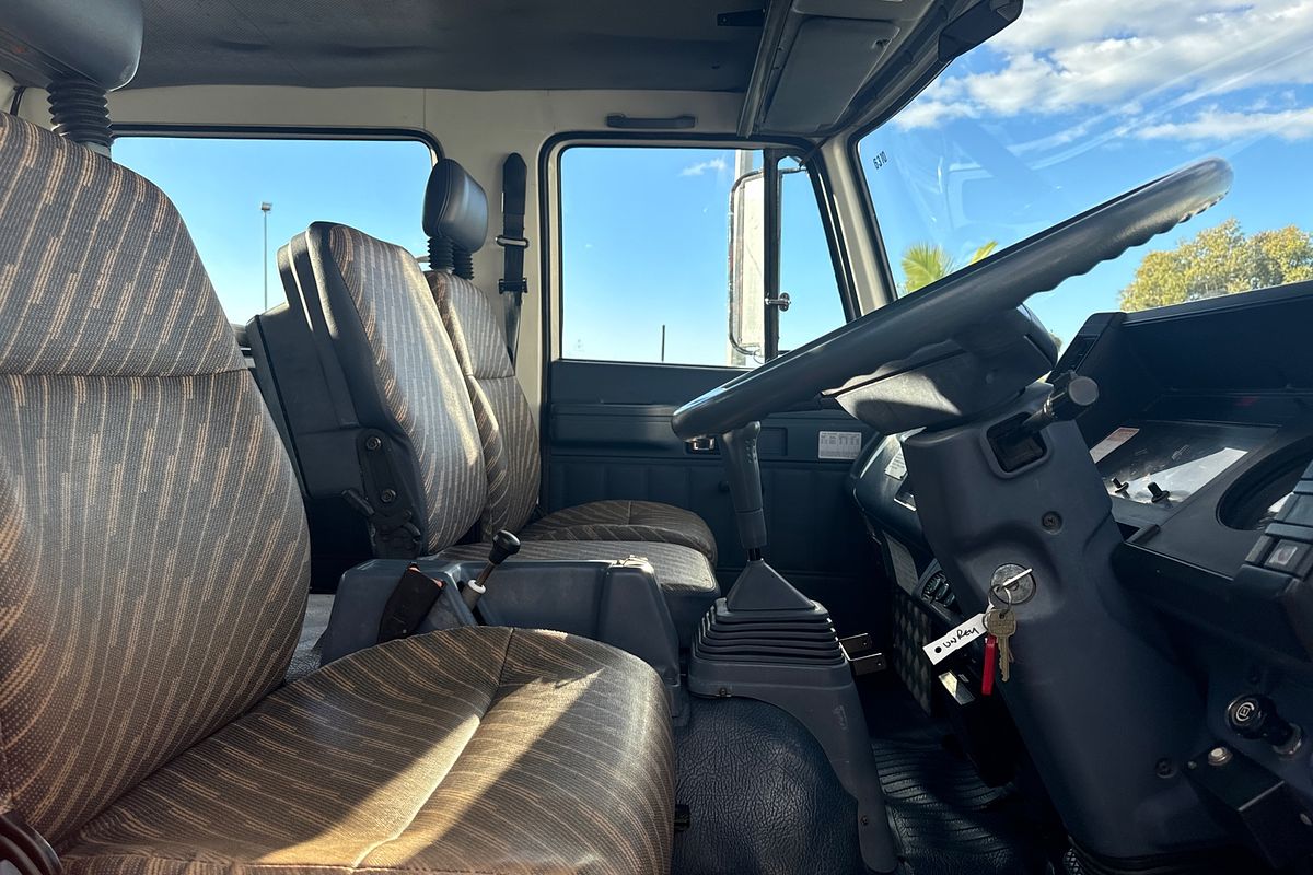 1995 Isuzu FTS DUAL CAB 700
