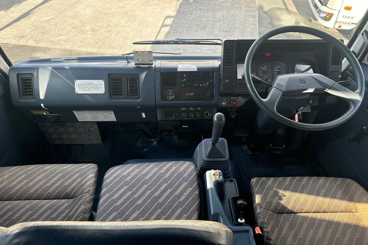 1995 Isuzu FTS DUAL CAB 700
