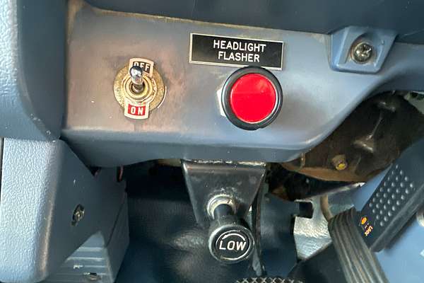 1995 Isuzu FTS DUAL CAB 700