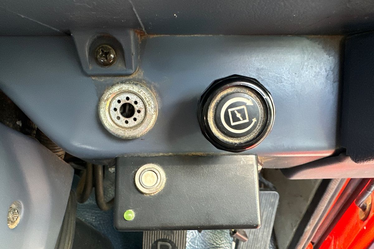 1995 Isuzu FTS DUAL CAB 700