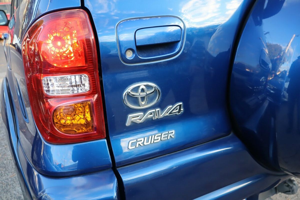 2004 Toyota RAV4 Cruiser ACA23R