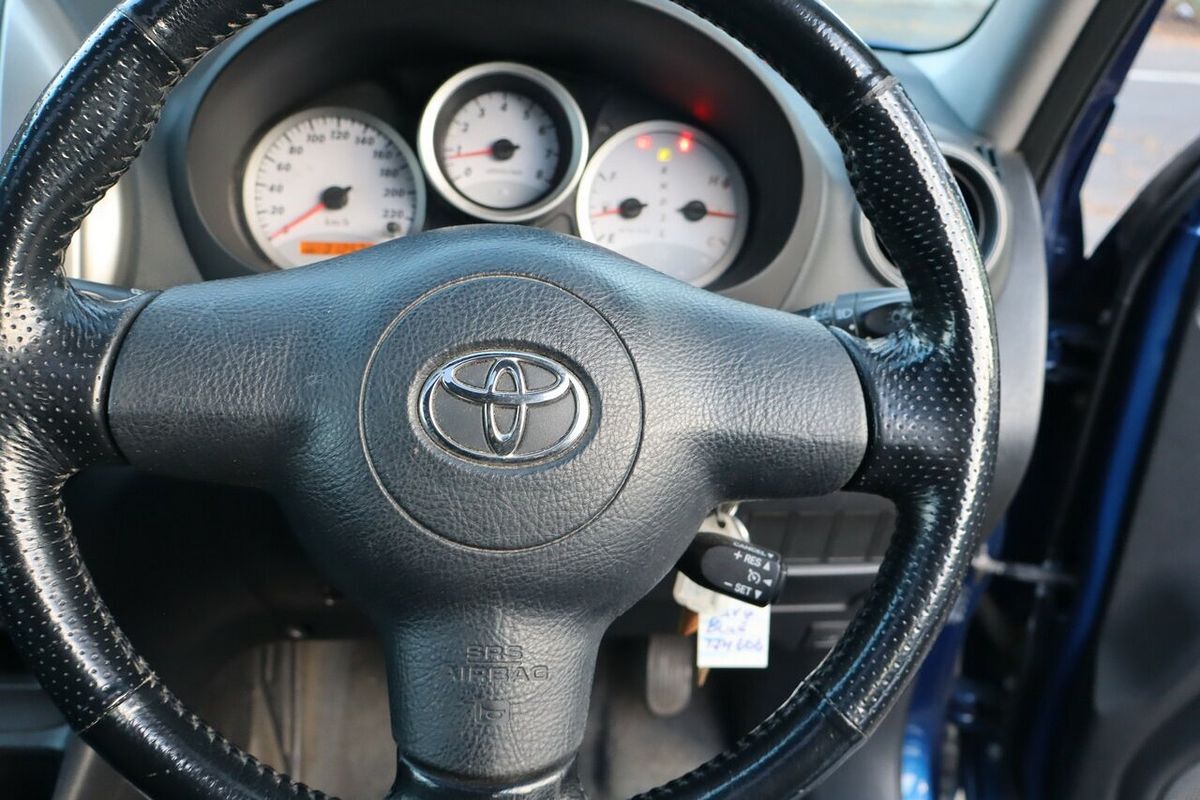 2004 Toyota RAV4 Cruiser ACA23R