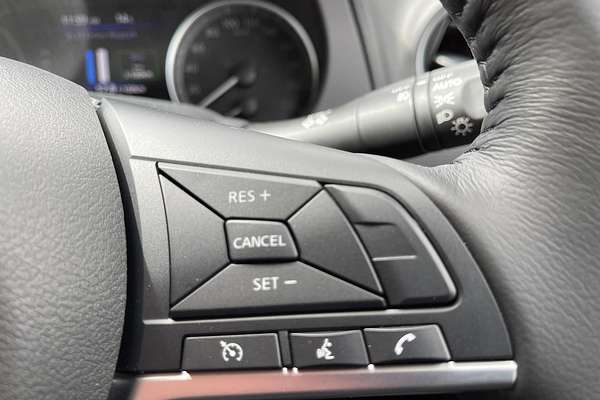 2025 Nissan Navara ST-X D23 4X4