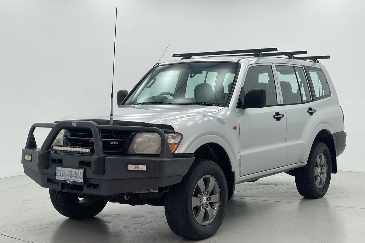 2000 Mitsubishi Pajero Exceed NM