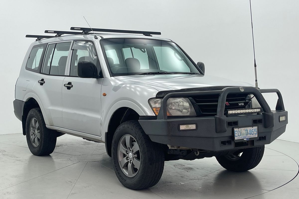 2000 Mitsubishi Pajero Exceed NM