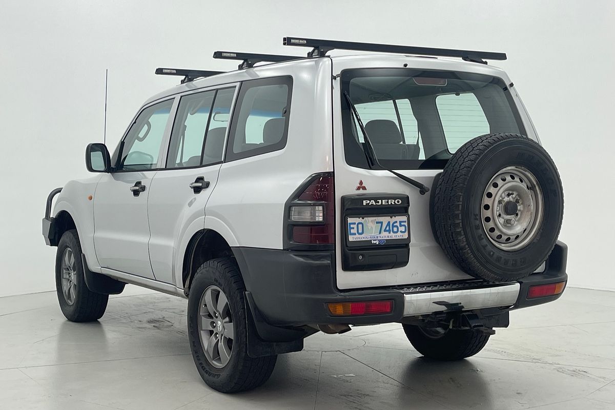 2000 Mitsubishi Pajero Exceed NM