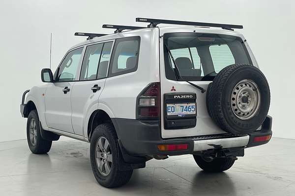 2000 Mitsubishi Pajero Exceed NM