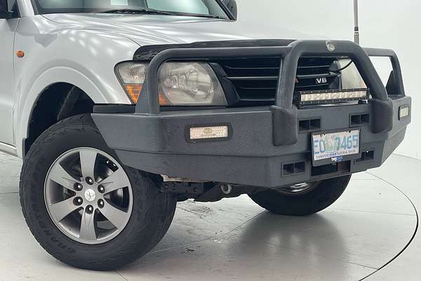 2000 Mitsubishi Pajero Exceed NM