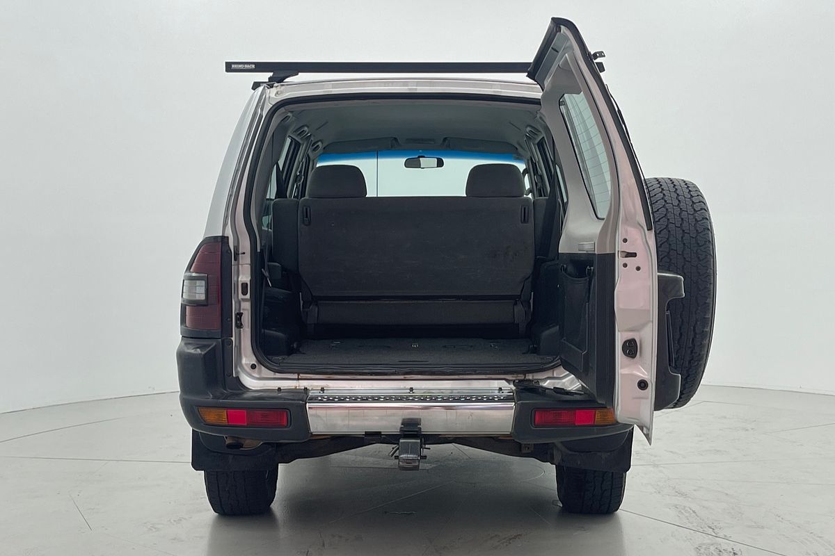 2000 Mitsubishi Pajero Exceed NM