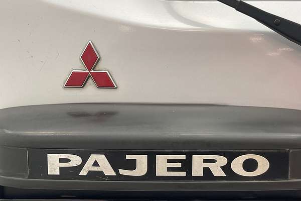 2000 Mitsubishi Pajero Exceed NM