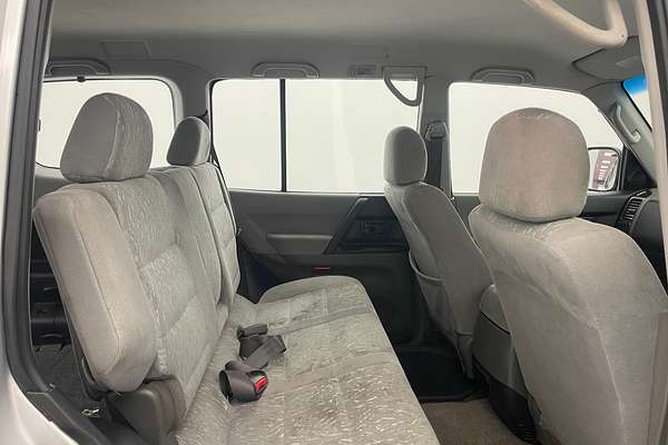 2000 Mitsubishi Pajero Exceed NM