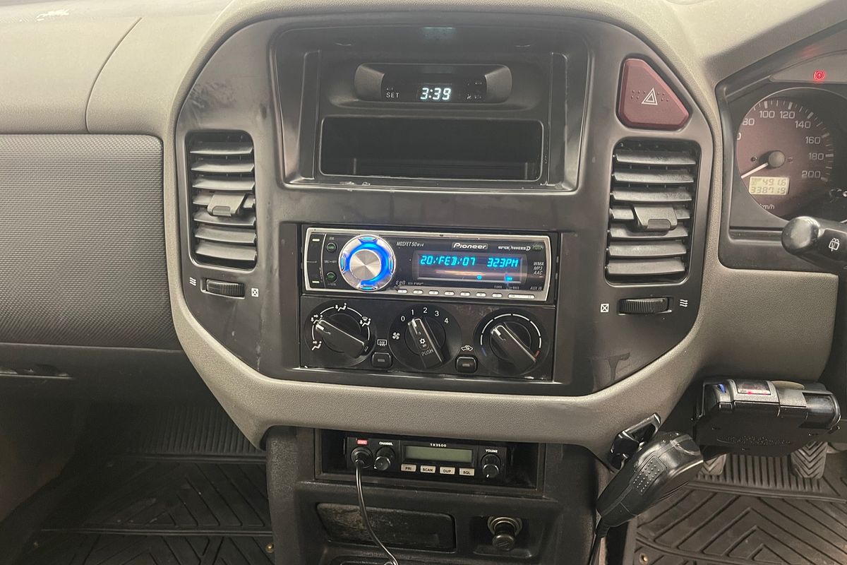 2000 Mitsubishi Pajero Exceed NM