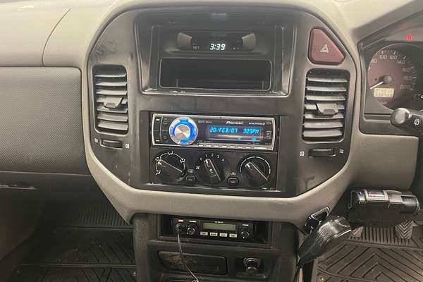 2000 Mitsubishi Pajero Exceed NM