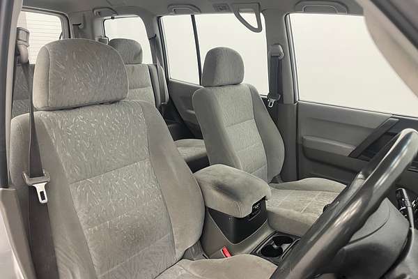 2000 Mitsubishi Pajero Exceed NM